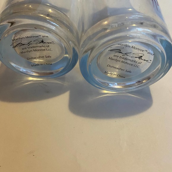 Marilyn Monroe Glasses 2 High Ball 6" - Picture 3 of 5